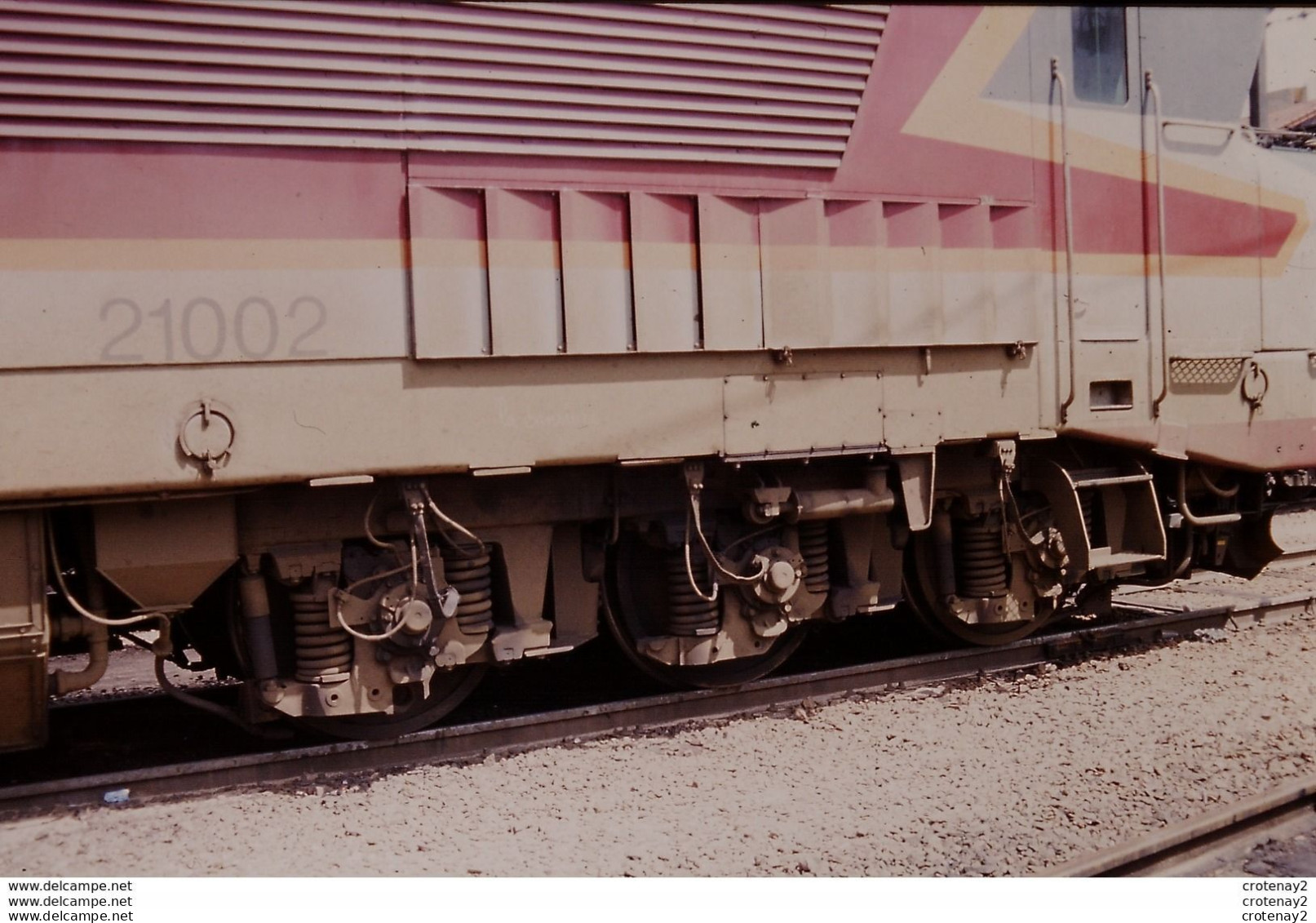 Photo Diapo Diapositive Slide TRAIN Wagon Loco Locomotive Electrique CC 21002 Gros Plan Essieux Le 15/05/1993 VOIR ZOOM - Dias