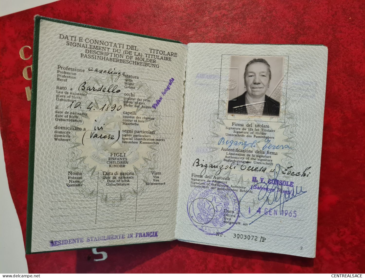 PASSEPORT ITALIEN CONSULAT NANCY TIMBRES CONSULAIRE  VARESE 1965 - Historical Documents