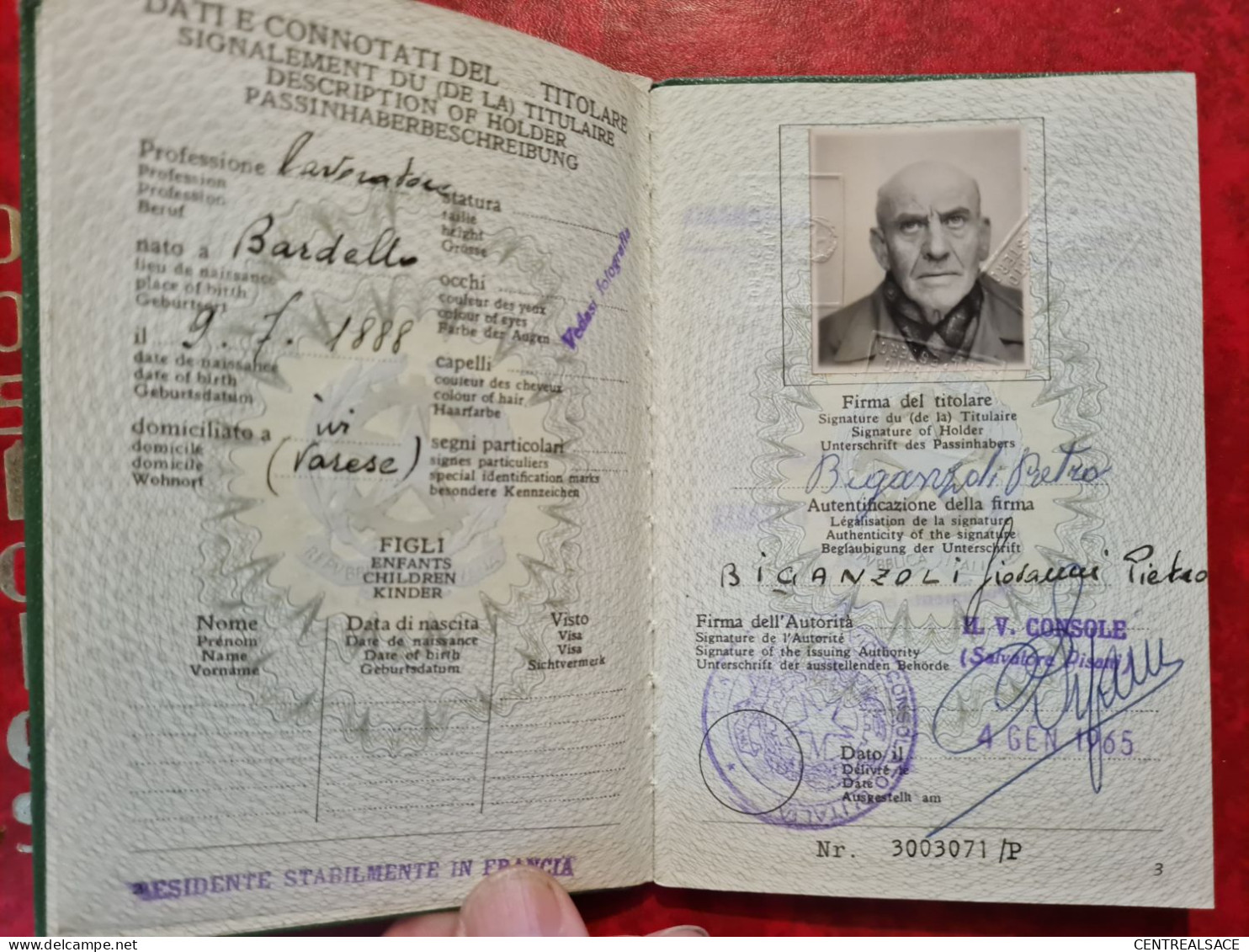 PASSEPORT ITALIEN CONSULAT NANCY TIMBRES CONSULAIRE  VARESE 1965 - Documents Historiques