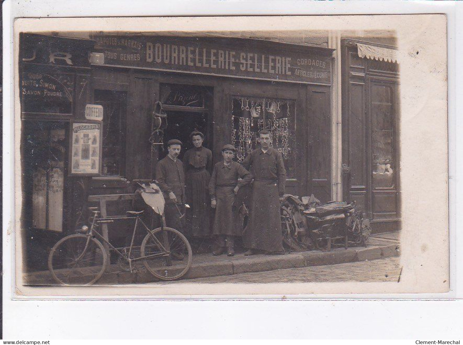 GACE: (bas De La Grande Rue), Bizeuil, Bourrellerie Sellerie - Très Bon état - Gace