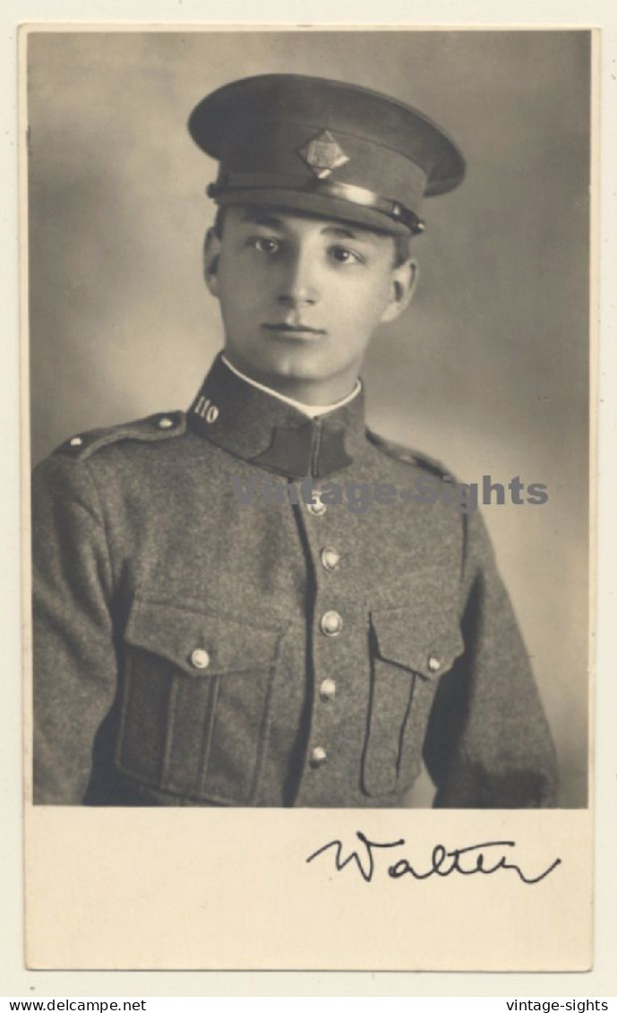 WW2: Handsome Young German Soldier In Uniform *1 (Vintage RPPC 1930s/1940s) - Personnages