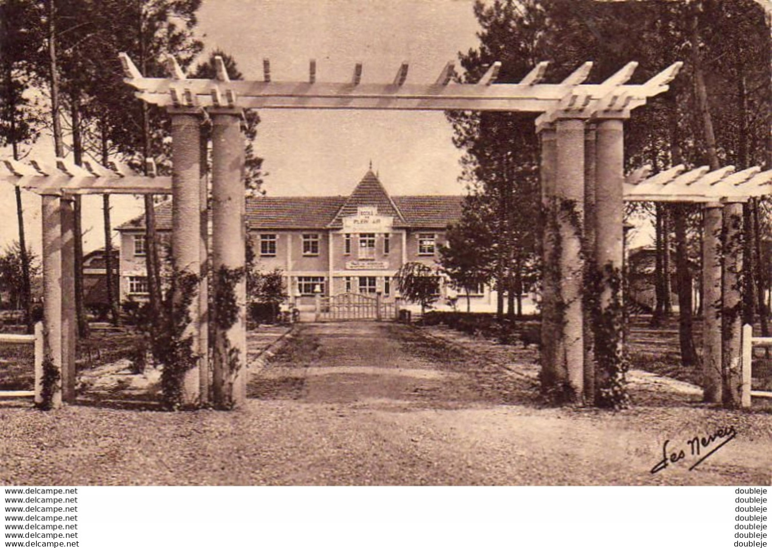 D33  ANDERNOS LES BAINS  École De Plein Air D'Andernos Le Pavillon Auriac Et Sa Pergola - Andernos-les-Bains