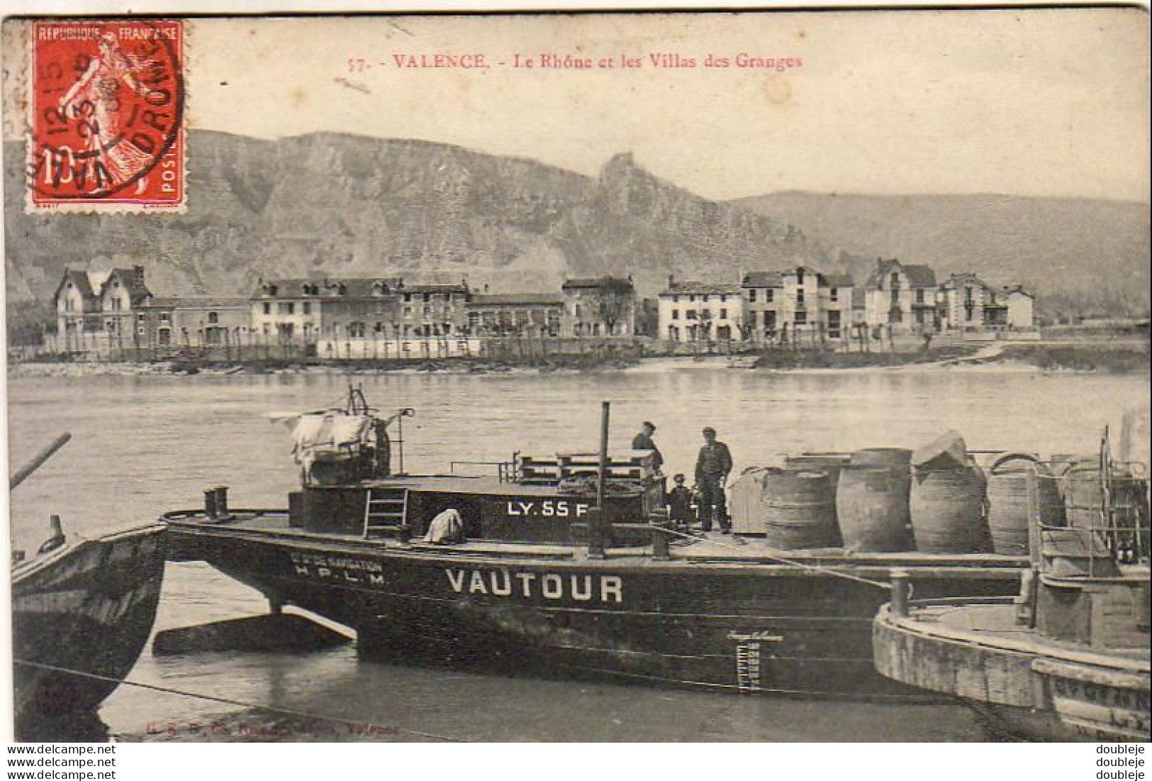 D26   VALENCE  Le Rhône Et Les Villas Des Granges  .......  Péniche Transportant Des Tonneaux - Valence