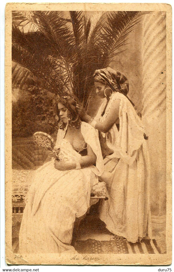 CPA Ecrite à Beyrouth En 1926 * AU HAREM * Deux Jeunes Femmes L'une Coiffant L'autre Sein Nu Tenant Un Miroir - Afrique