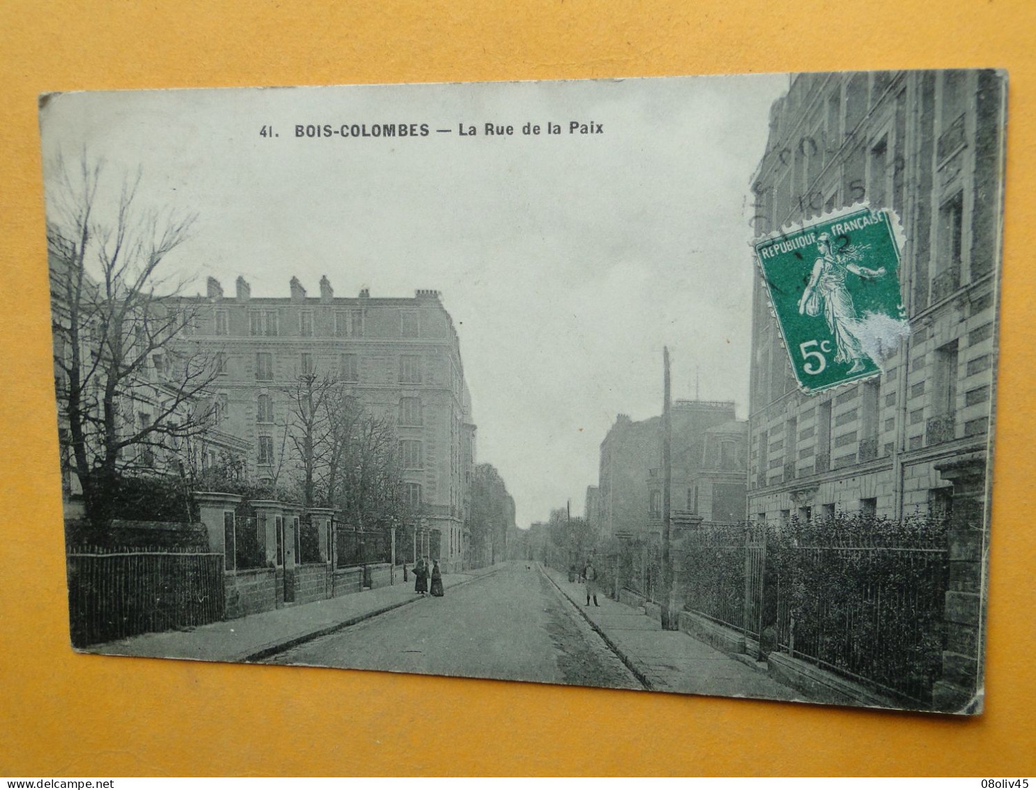 BOIS COLOMBES -- La Rue De La Paix - Autres & Non Classés