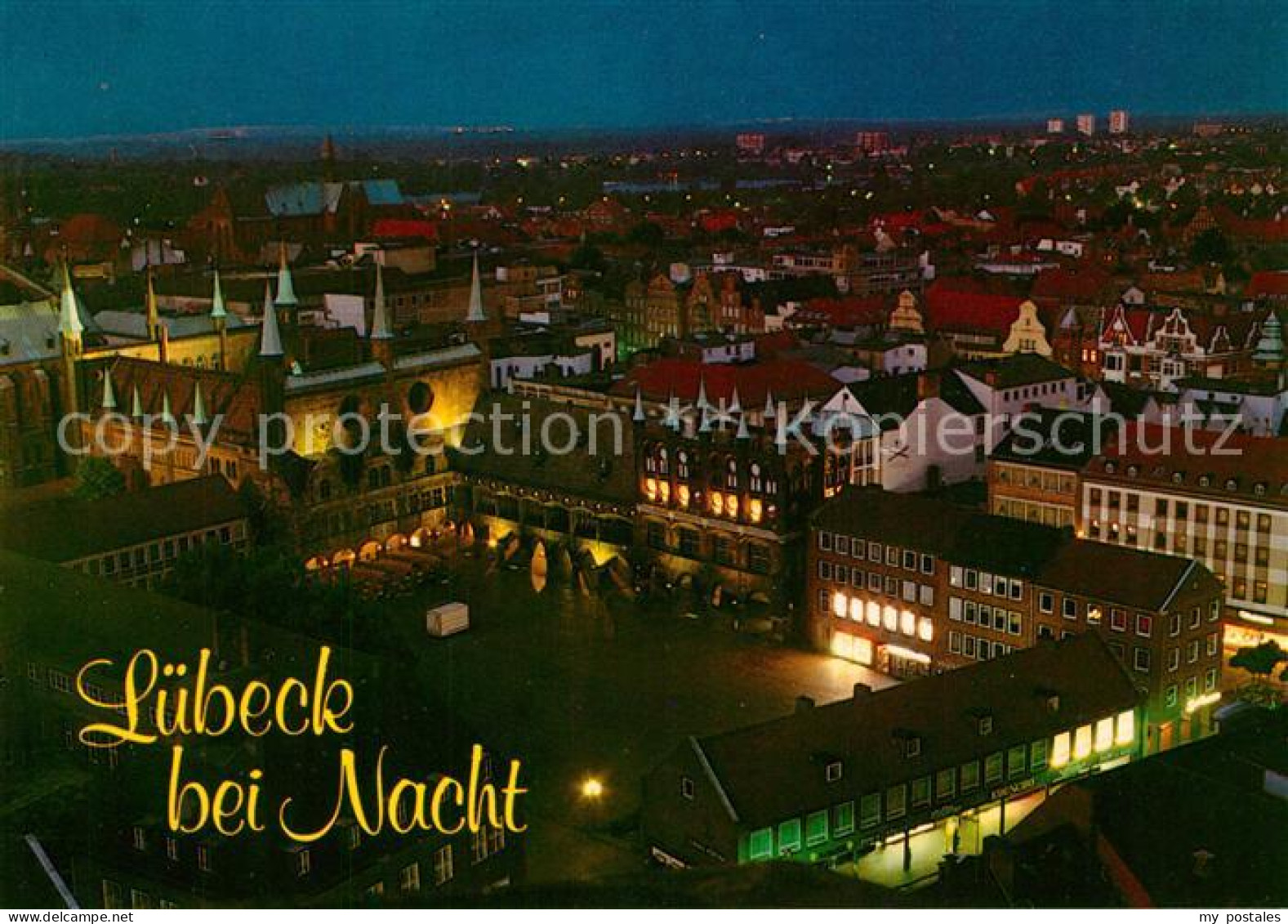 73217168 Luebeck Bei Nacht Blick Von St Petri Kirche Ueber Den Markt Luebeck - Luebeck