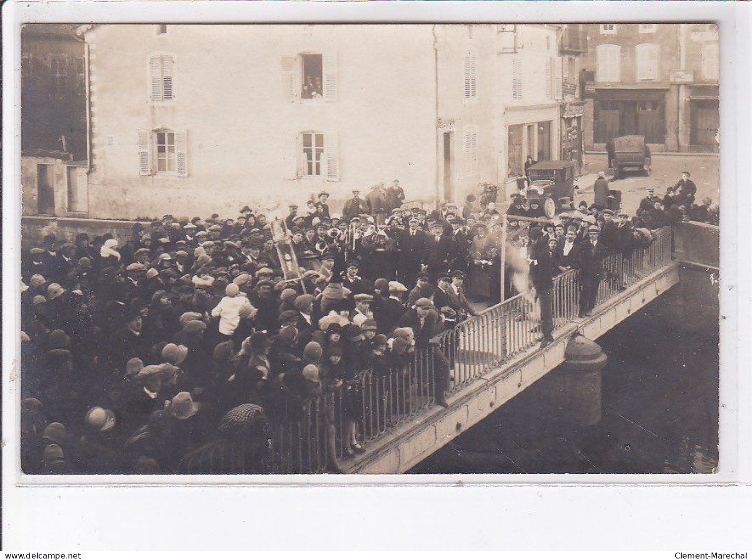 A LOCALISER : Fête (cirque - Voir Texte) - Très Bon état - Chalon Sur Saone