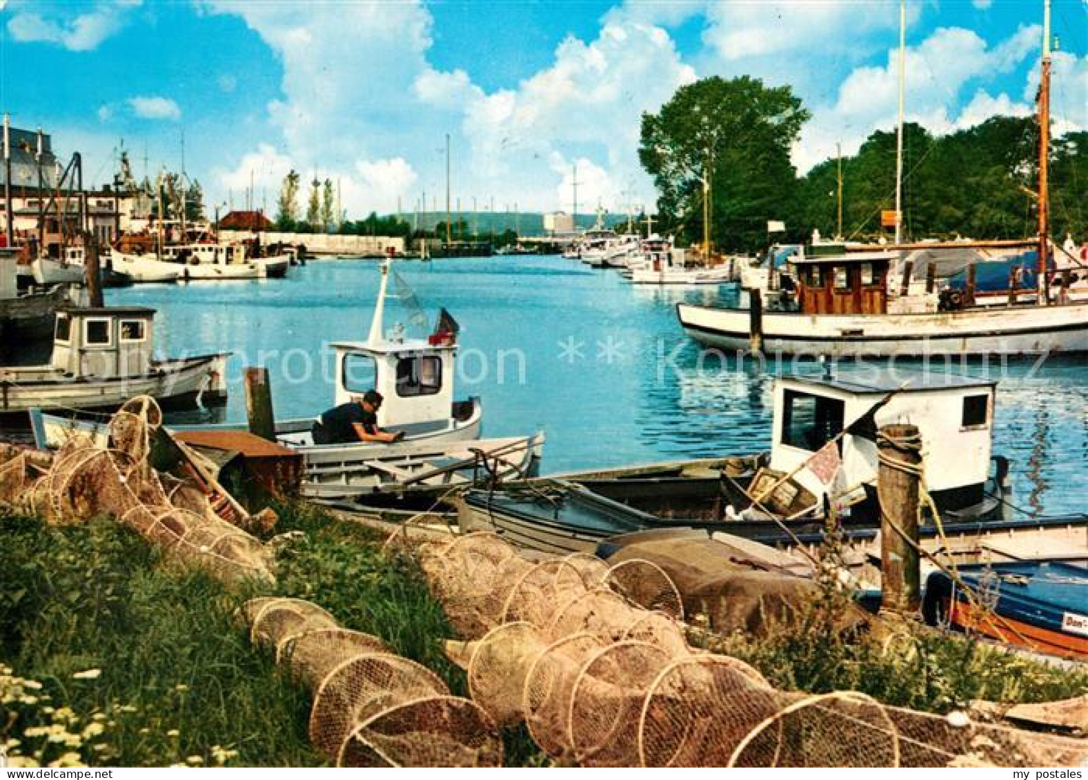 73216527 Niendorf Ostseebad Hafen Fischkutter Niendorf Ostseebad - Timmendorfer Strand