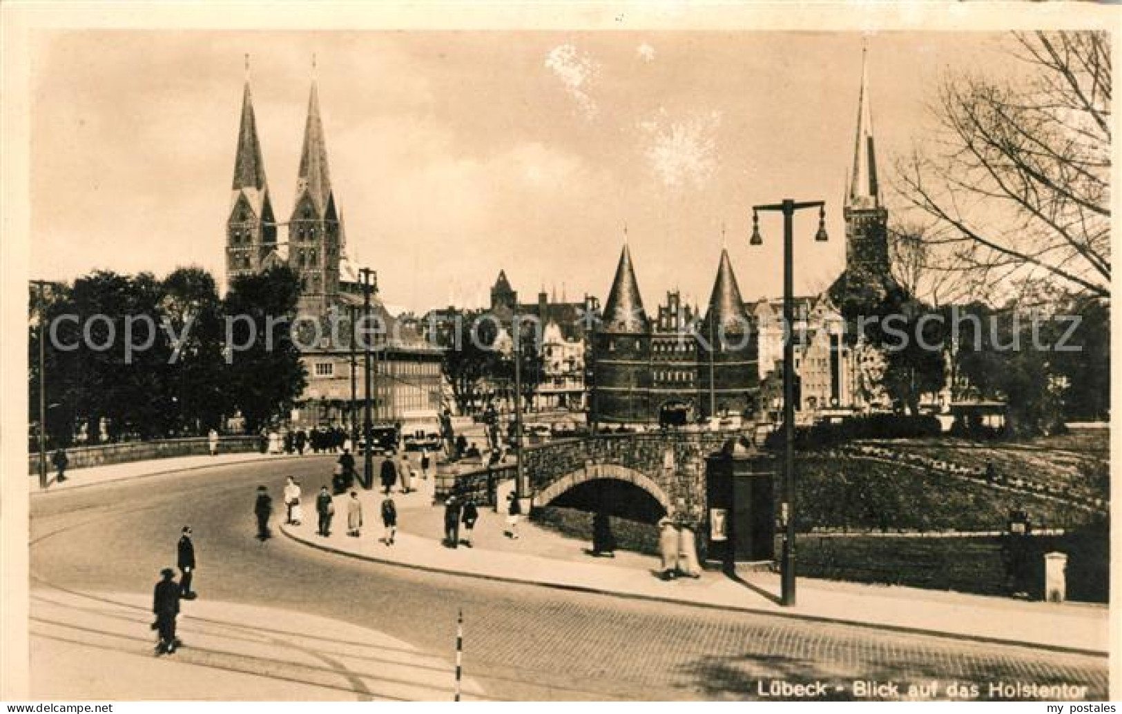 73216003 Luebeck Holstentor Kirche Luebeck - Luebeck