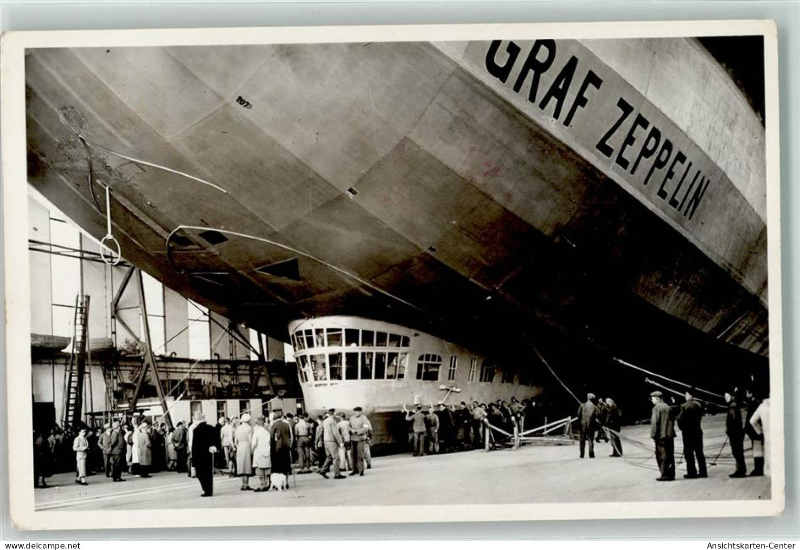 13923007 - Graf Zeppelin Startbereit In Der Halle AK - Dirigibili