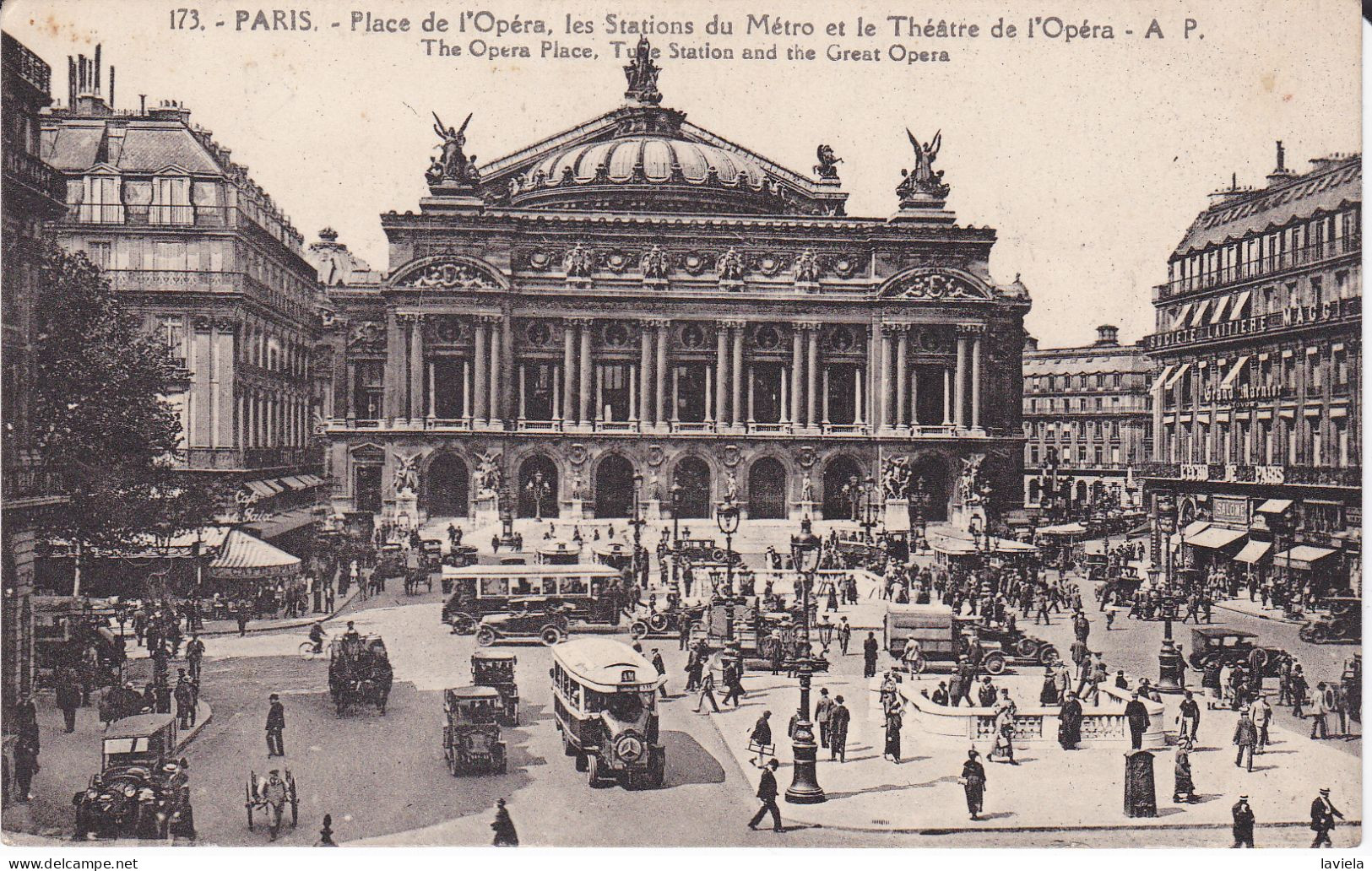 75 PARIS 9e - Place De L'Opéra, Les Stations Du Métro Et Le Théâtre De L'Opéra - Circulée 1927 - Distrito: 09