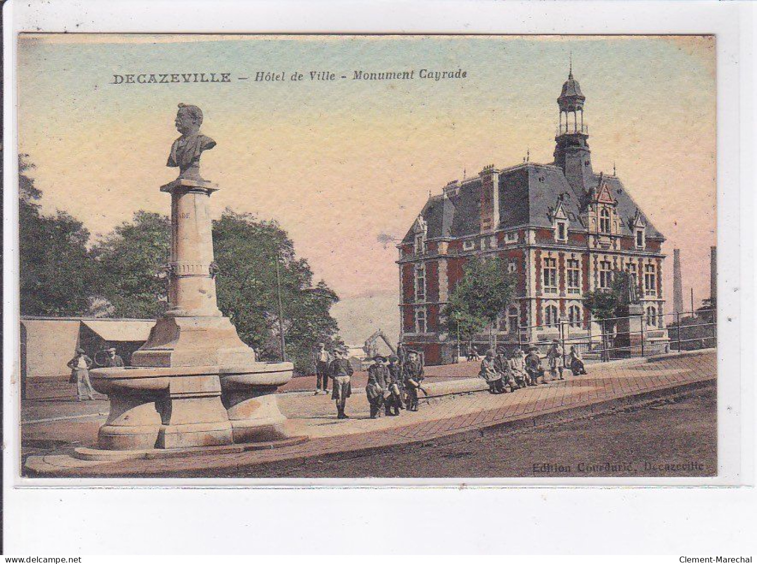 DECAZEVILLE: Hôtel De Ville, Monument Cayrade - Très Bon état - Decazeville