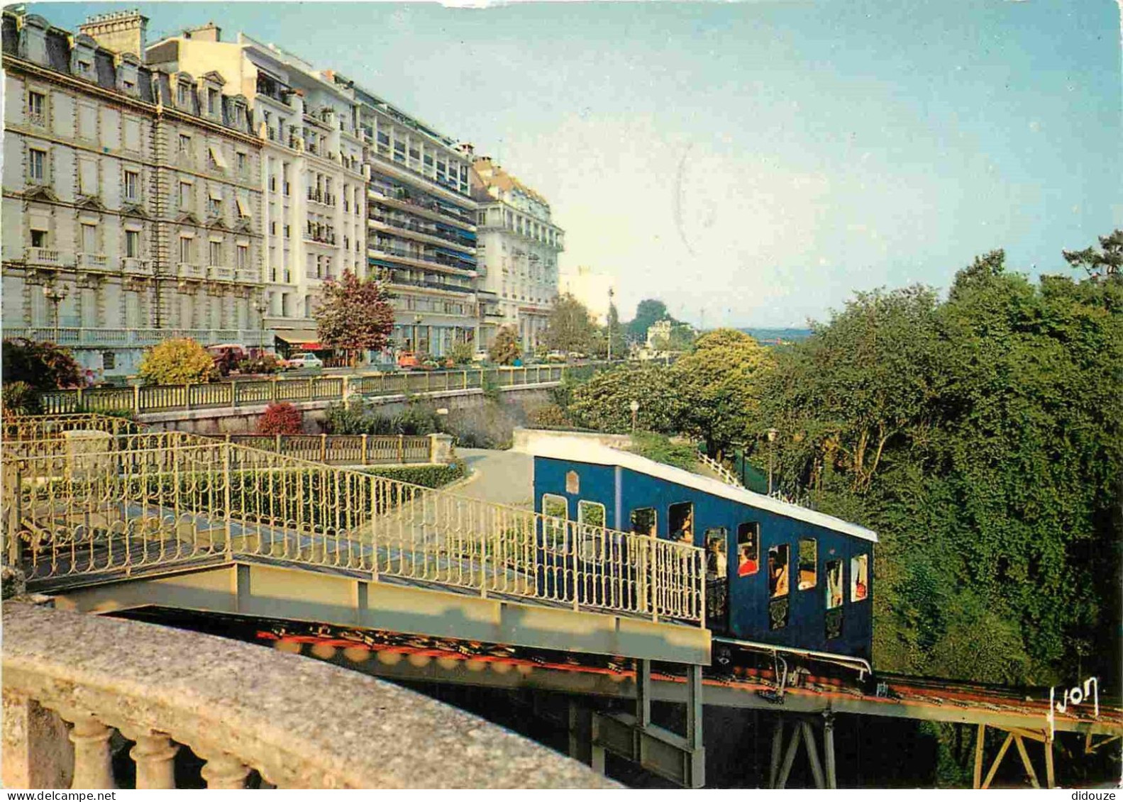 Trains - Funiculaires - Pau - Le Funiculaire Qui Donne Sur Le Boulevard Des Pyrénées - CPM - Voir Scans Recto-Verso - Funiculares