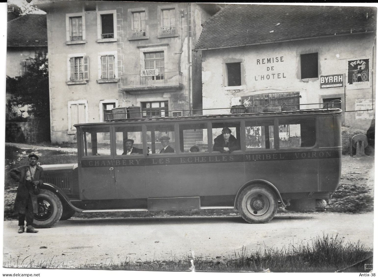 N80 - Photo - L'autobus Sur La Ligne CHAMBERY - LES ECHELLES - MIRIBEL - VOIRON - Auto's