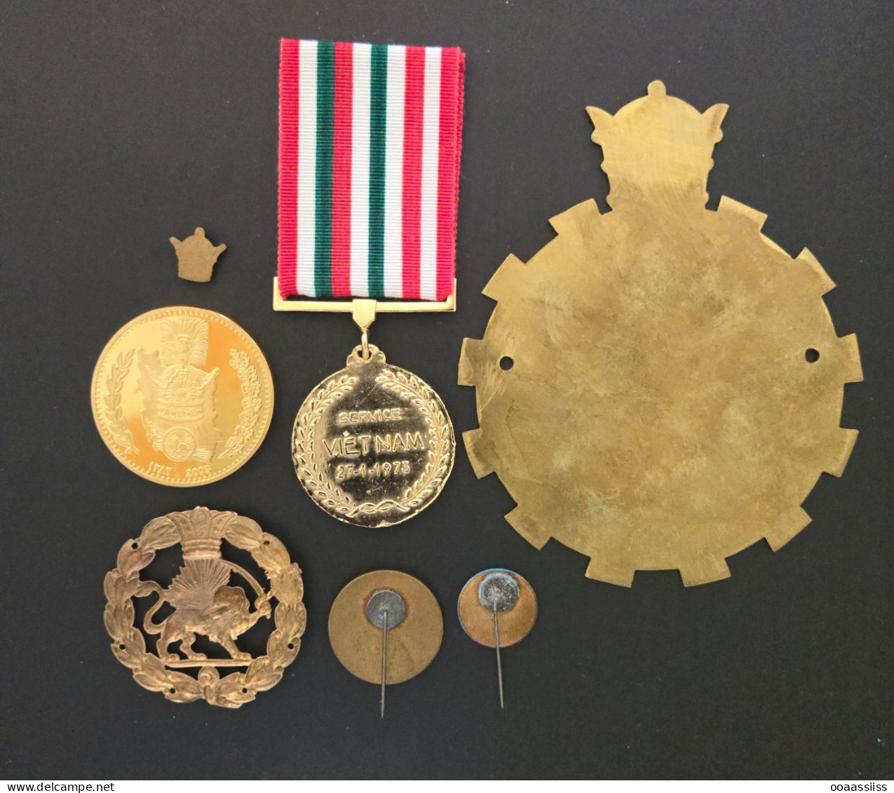 Mixed Lot Medal Pin Etc Iran - Other & Unclassified