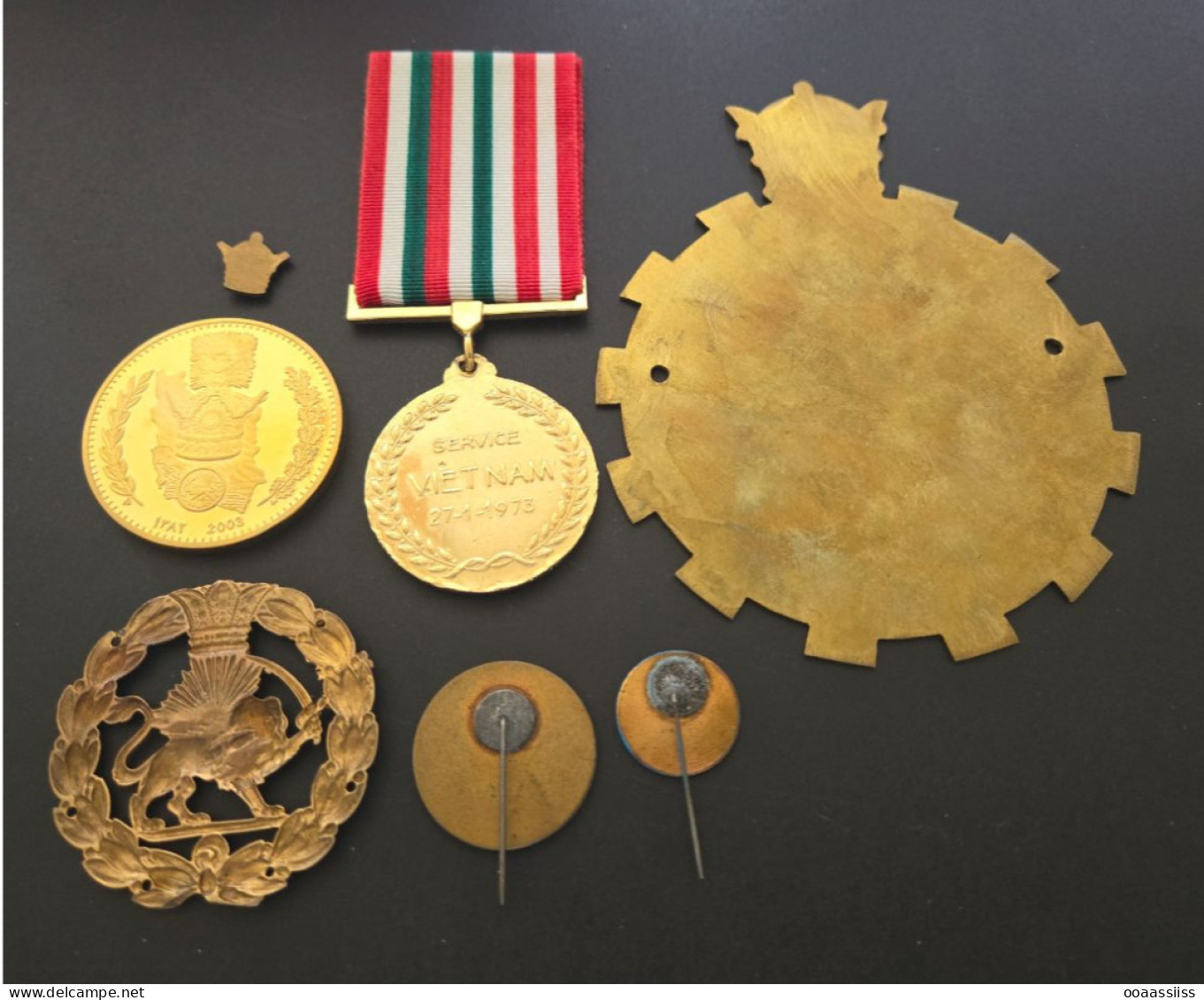 Mixed Lot Medal Pin Etc Iran - Sonstige & Ohne Zuordnung