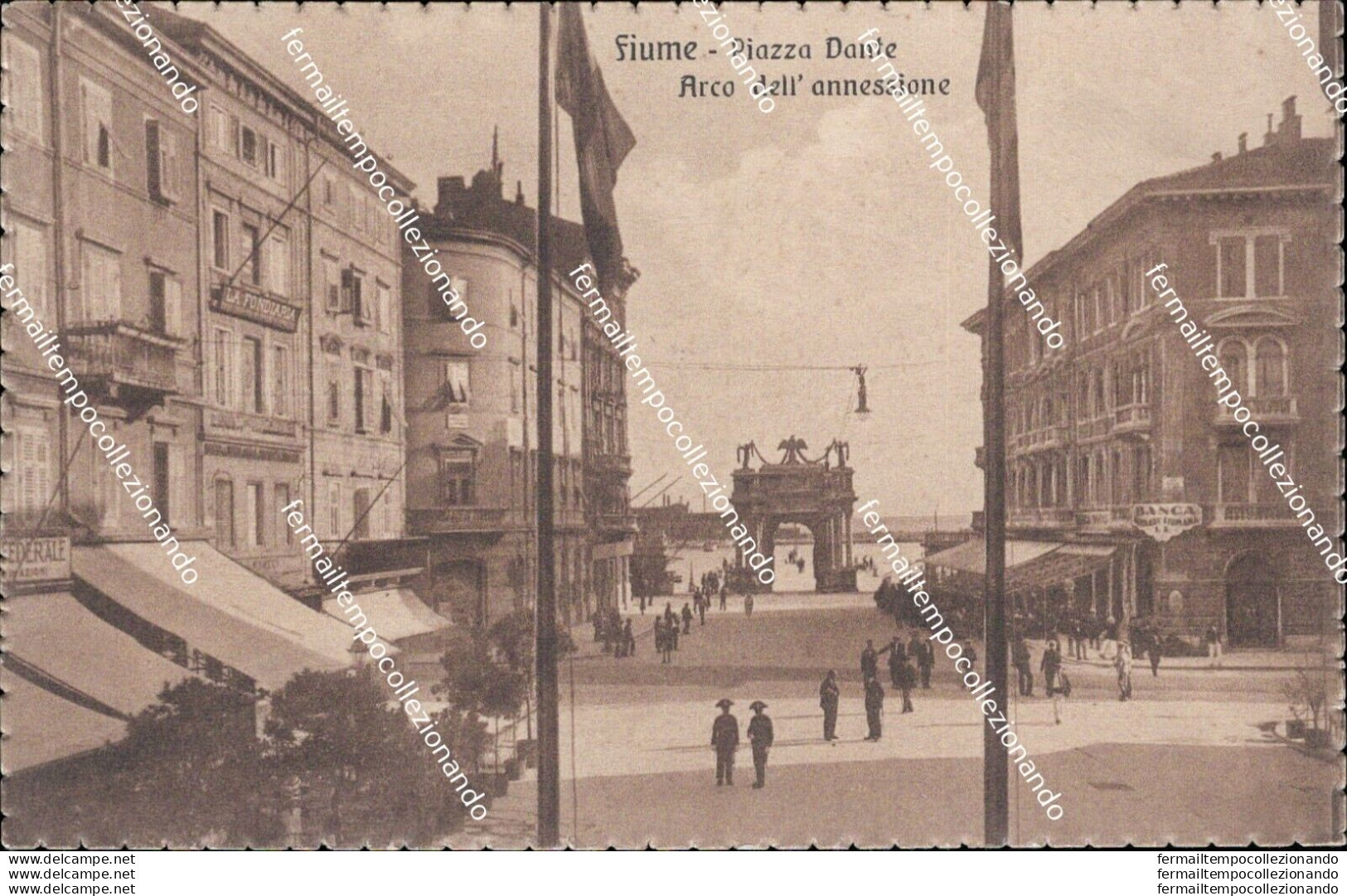 Au88 Cartolina Fiume Piazza Dante Arco Dell'annessione Croazia - Sonstige & Ohne Zuordnung