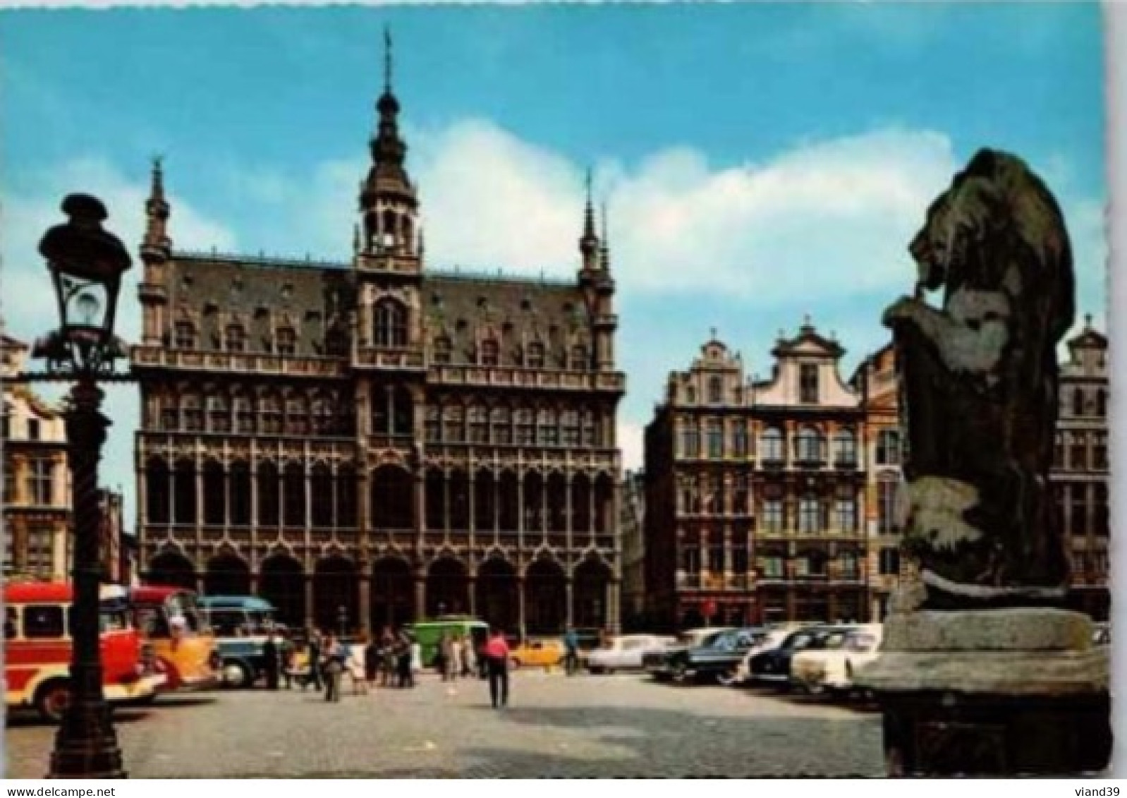 BRUXELLES. -  BRUSSEL. -   La Grand'Place.et La Maison Du Roi.   Non Circulé - Marktpleinen, Pleinen