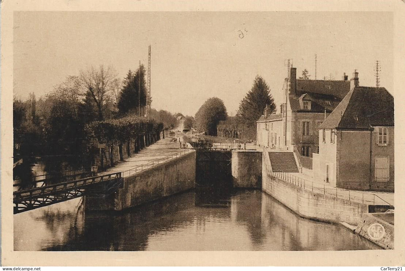 CPSM. 45 MONTARGIS. L'ECLUSE DE LA MAROLLE. - Montargis