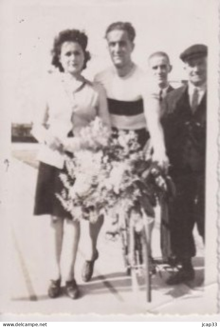 CYCLISME  -  PHOTO RENAUDIN AU VELODROME DE LENS LE 18 JUILLET 1943 - Deportes