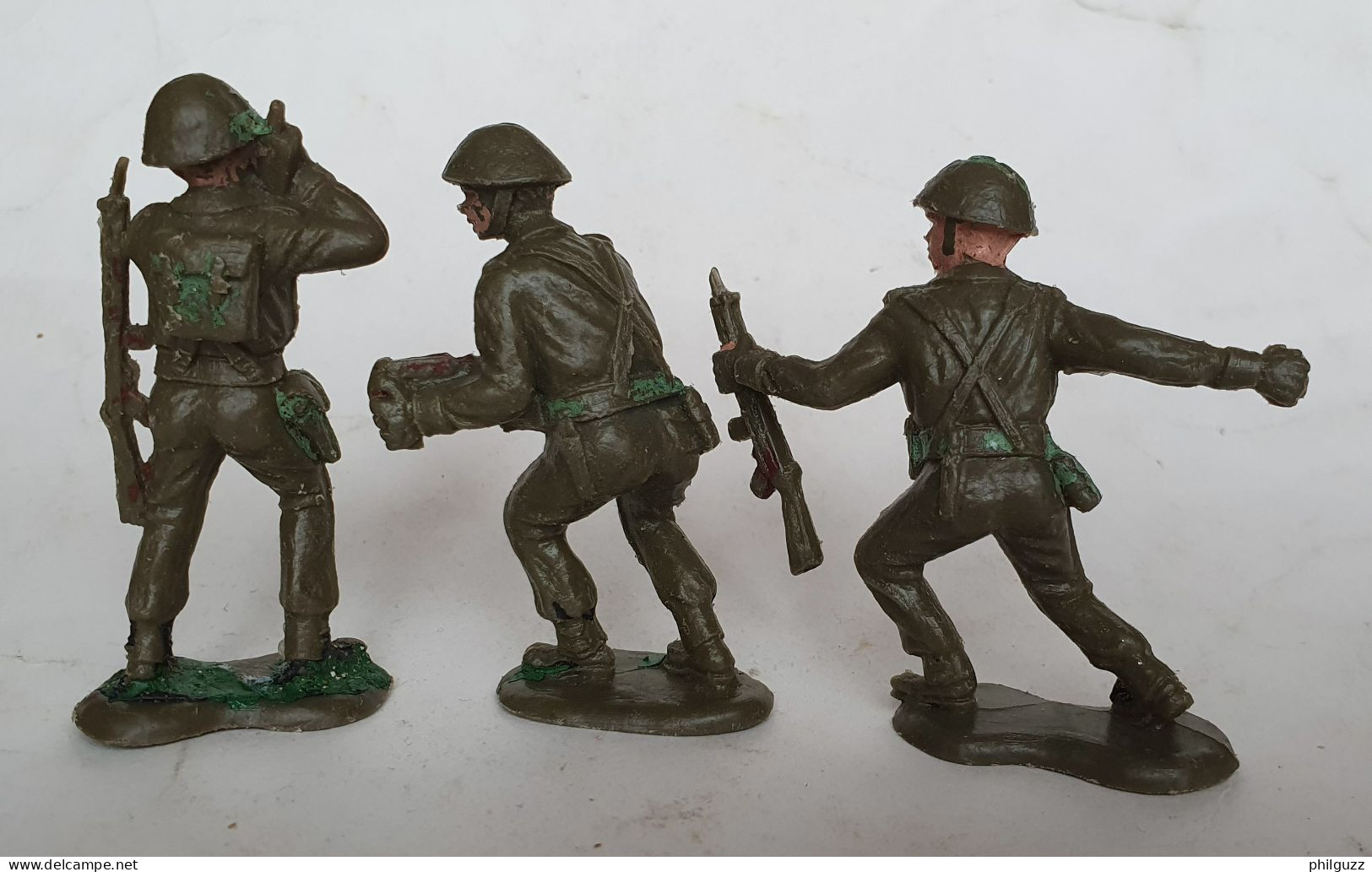 LOT 3 FIGURINES CRESCENT TOYS SOLDATS WWII ANGLAIS RADIO GRENADE TIREUR MITRAILLETTE FIGURINE SOLDAT - Militaires