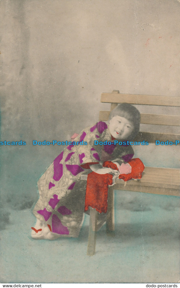 R044097 Old Postcard. Japan. Little Girl - World