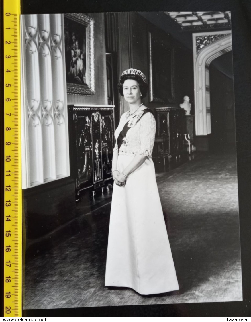 #21  UNITED KINGDOM -  QUEEN ELISABETH - PHOTO BY PETER GRUGEON - Beroemde Personen