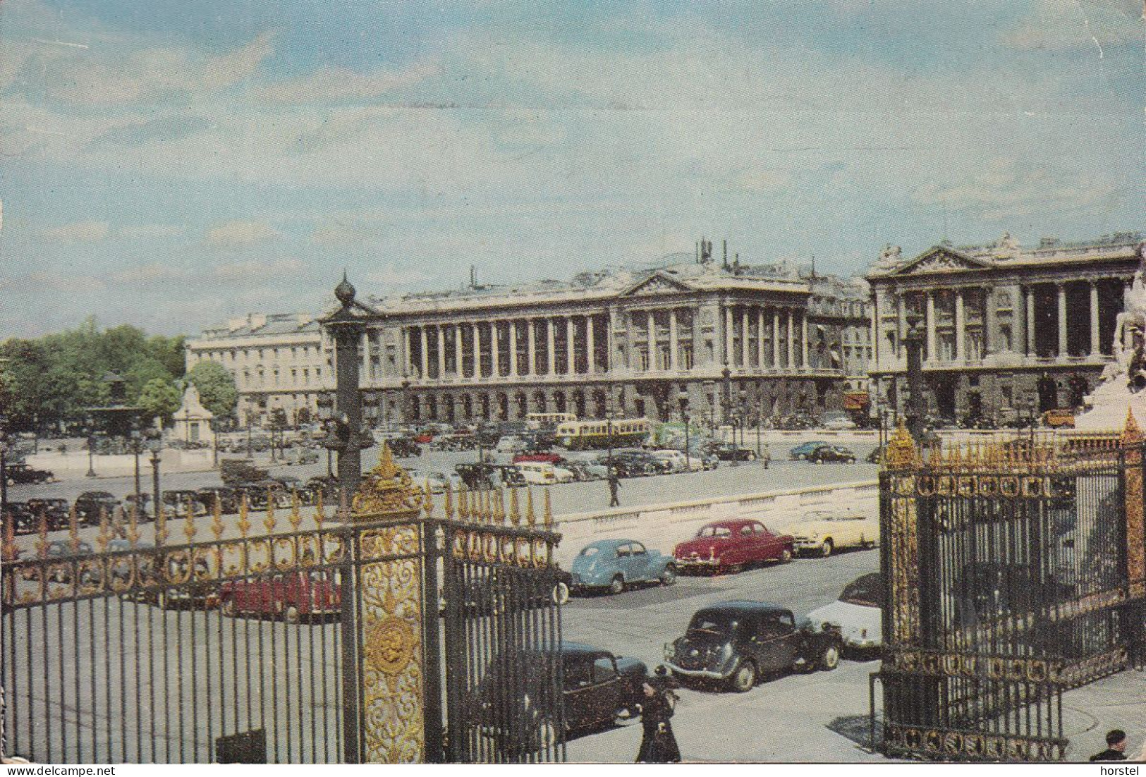 France - Paris - Place De La Concorde - Cars - Citroën Traction - Oldtimer - Old Bus - Uvm. - Nice Stamp - Notre-Dame De Paris