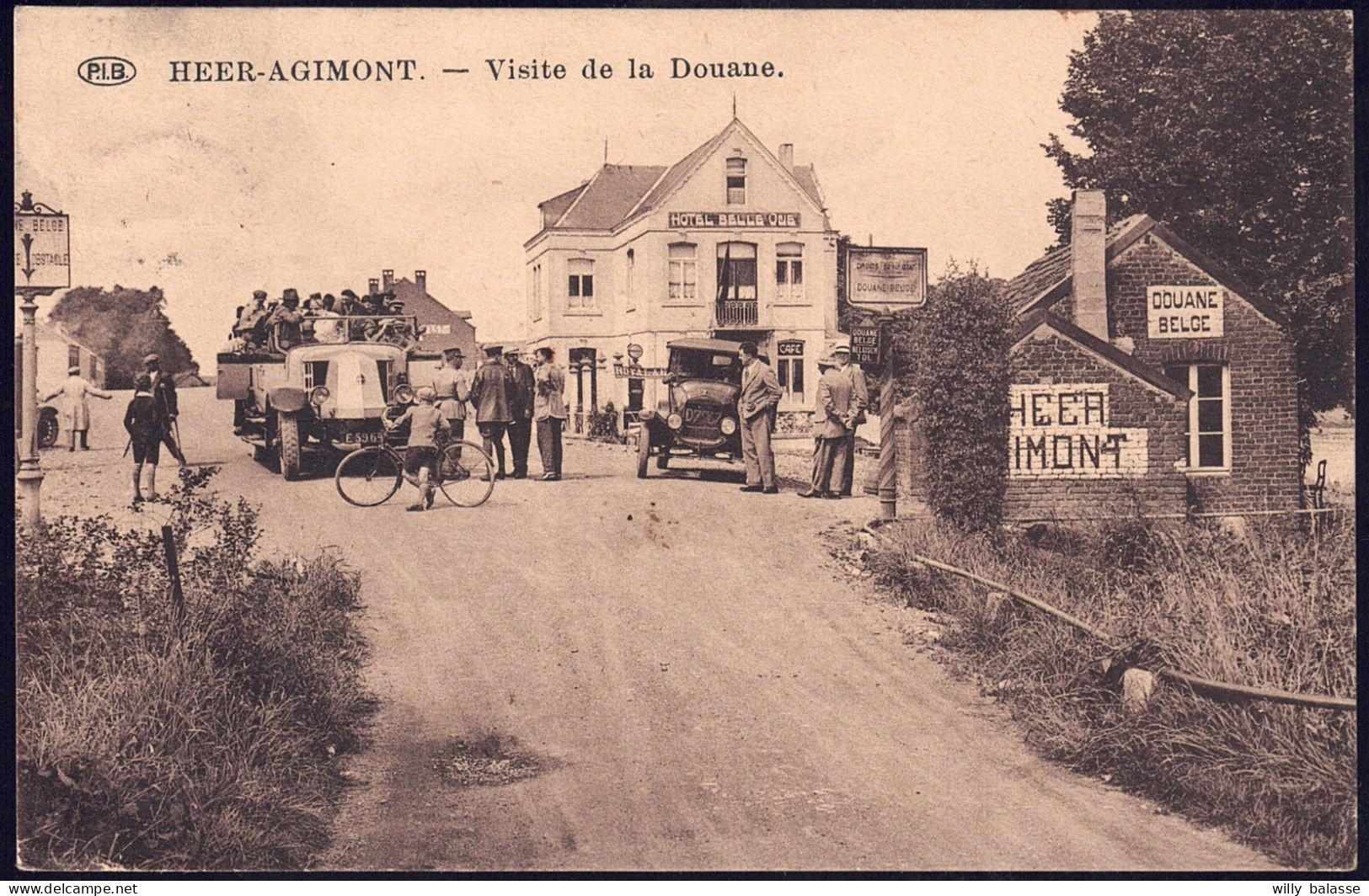 +++ CPA - HEER AGIMONT - Visite De La Douane - Carte Animée - Auto - Camion - Vélo - Hôtel Belle Vue  // - Hastière