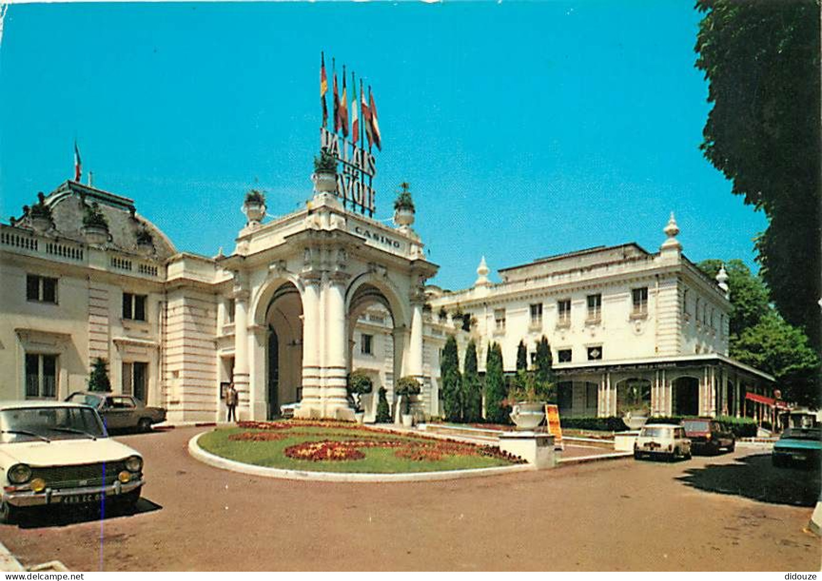 Automobiles - Aix Les Bains - Palais De Savoie - CPM - Voir Scans Recto-Verso - Voitures De Tourisme