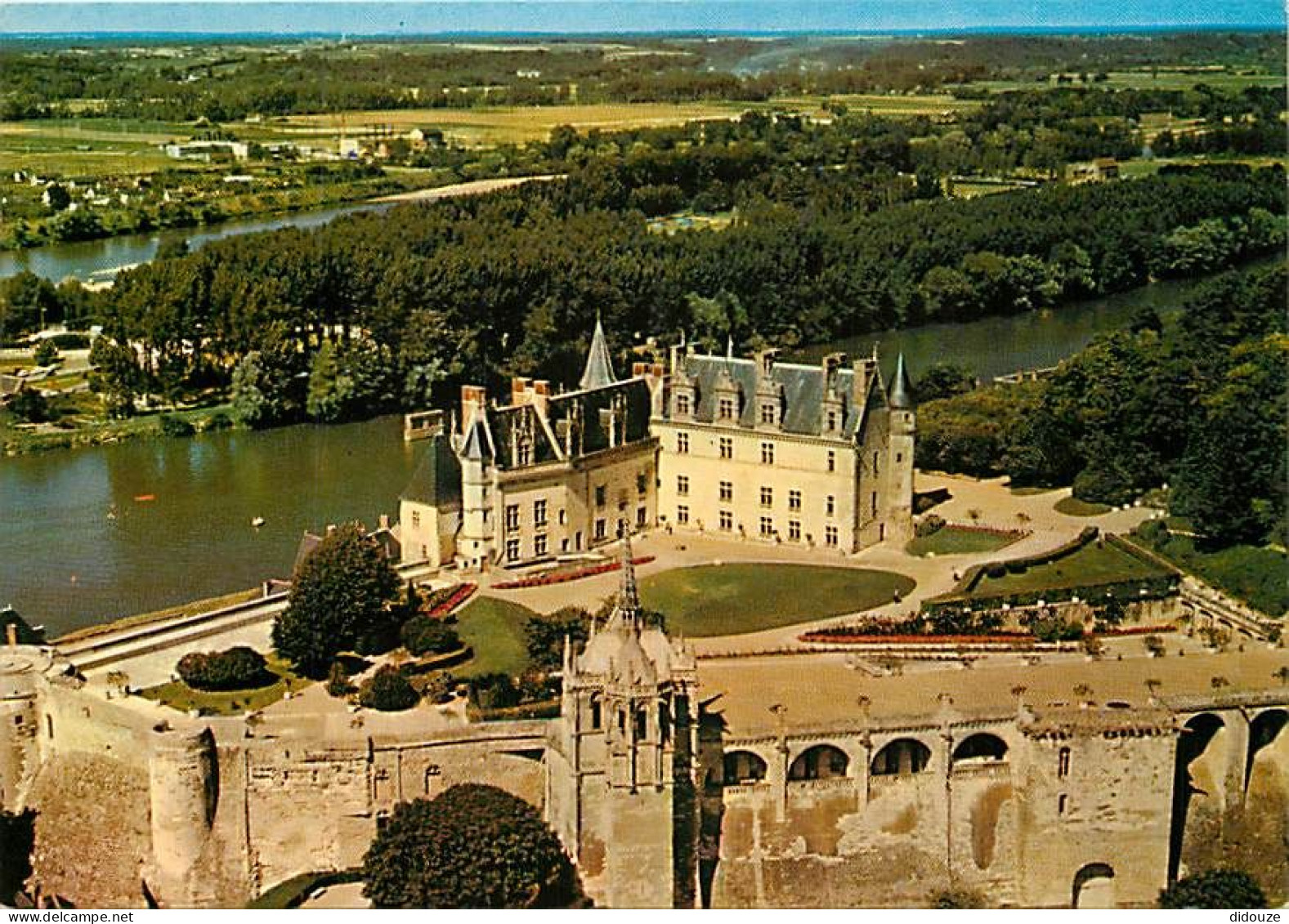 37 - Amboise - Le Château Royal, La Chapelle St-Hubert, Et L'Ile D'Or Sur La Loire - Vue Aérienne - Carte Neuve - CPM -  - Amboise