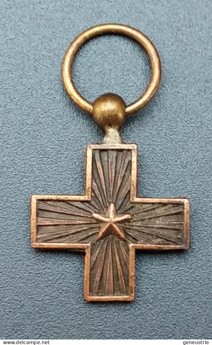 WW1 Médaille Réduction Décoration Militaire Italienne Bronze "Merito Di Guerra / Victor-Emmanuel III" WWI - 1914-18