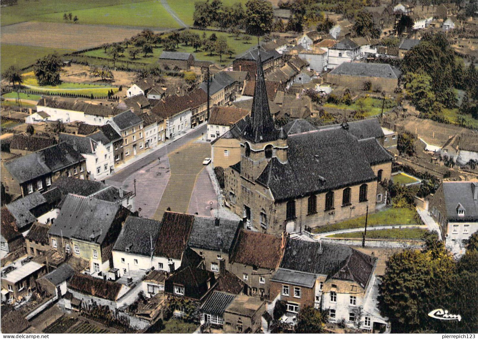 Feluy - Vue Aérienne Sur L'Eglise Et Le Centre - Other & Unclassified