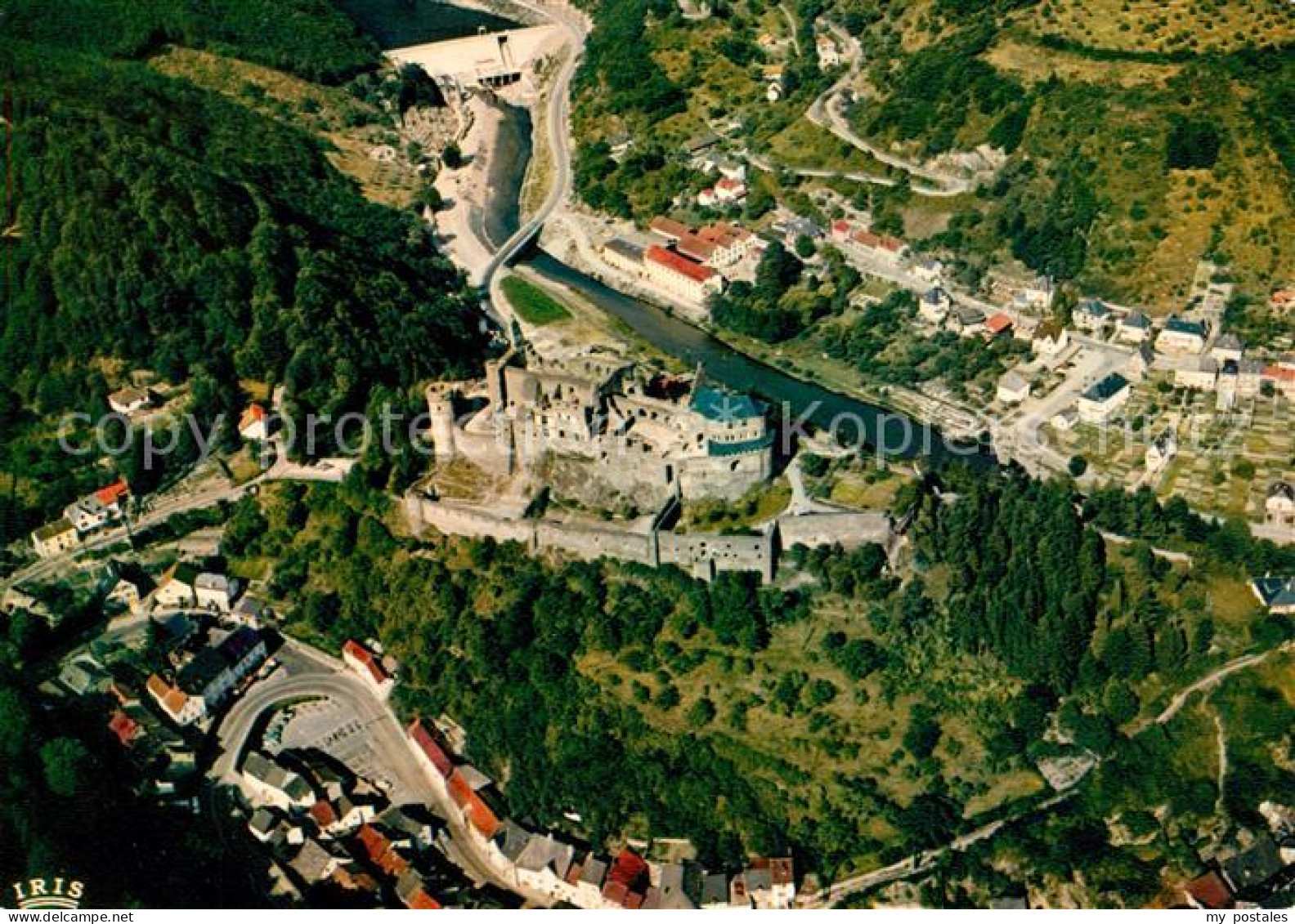 73170497 Vianden Vue Aérienne Avec Le Chateau - Other & Unclassified