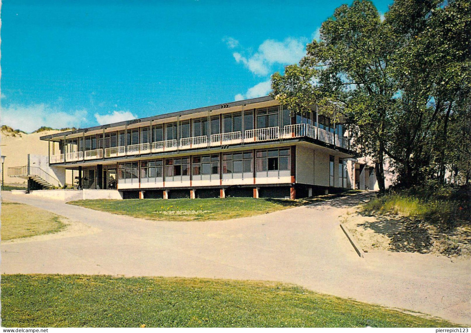 Oostduinkerke - "Mont Des Dunes" - Maison Des Mutualités Neutres - Pavillon Central - Oostduinkerke