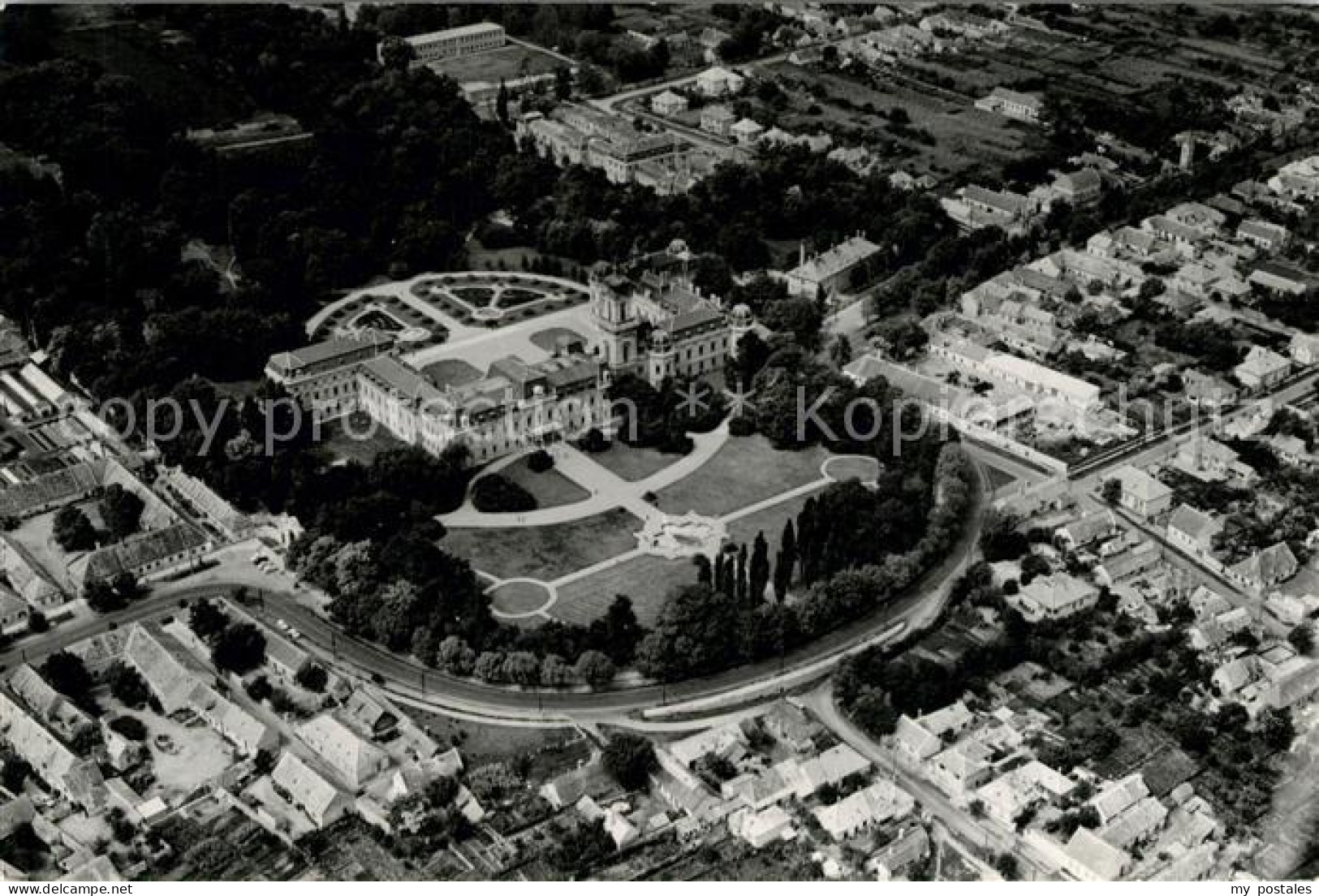 73169412 Keszthely Schloss Fliegeraufnahme Keszthely - Hongrie