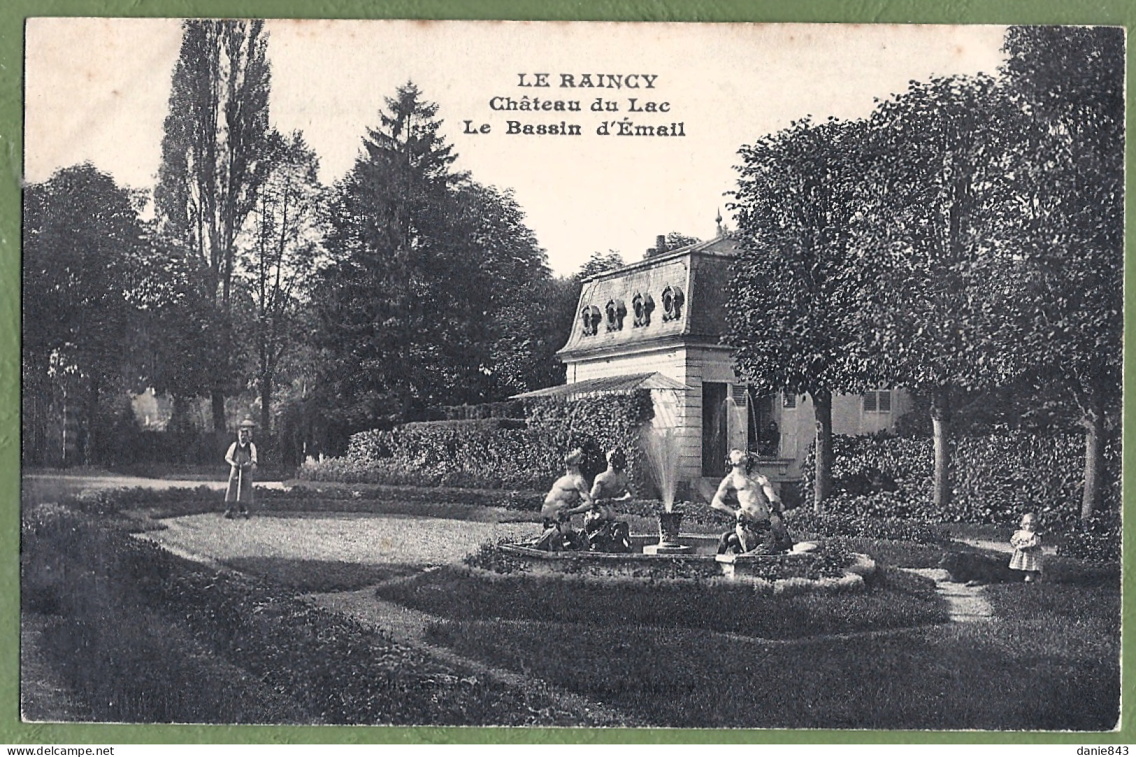 CPA Vue Très Rare - SEINE SAINT DENIS - LE RAINCY - CHATEAU DU LAC - LE BASSIN D'ÉMAIL - Petite Animation, Le Jardinier - Le Raincy