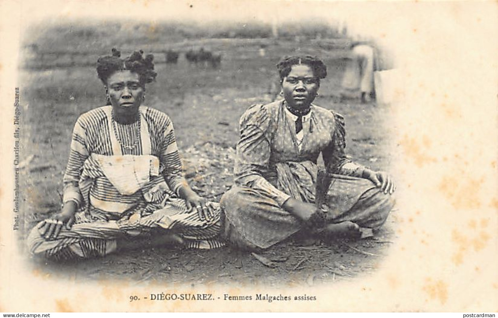 Madagascar - DIÉGO SUAREZ - Femmes Malgaches Assises - Ed. G. Charifou Fils 90 - Madagascar