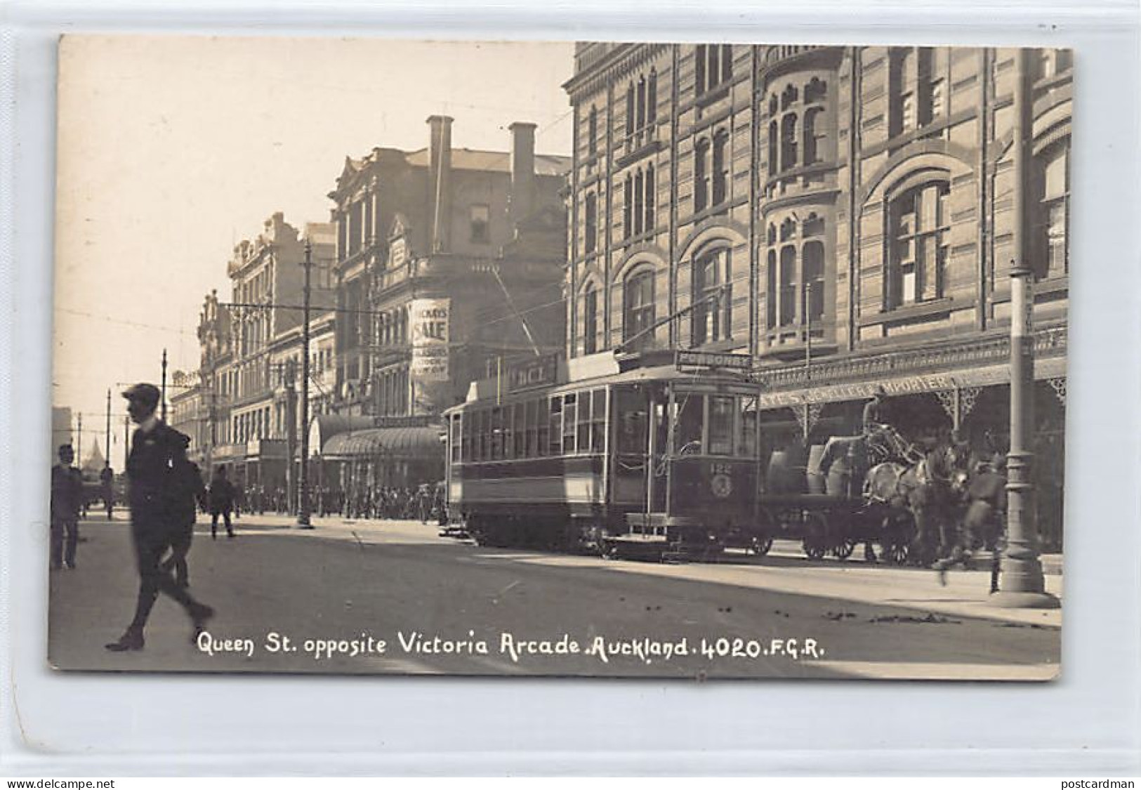 New Zealand - AUCKLAND - Streetcar 122 To Pinsony In Queen St. Opposite Victoria Arcade - REAL PHOTO - Publ. Frank Dunca - Nouvelle-Zélande