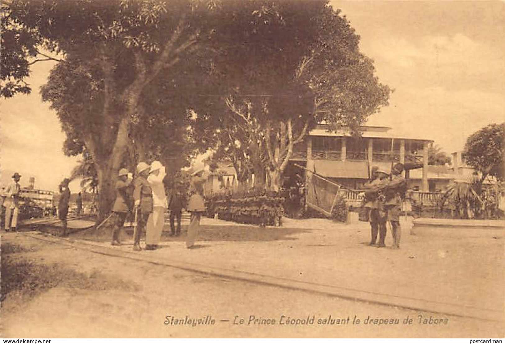 Congo Kinshasa - STANLEYVILLE - Le Prince Léopold (Léopold III) Saluant Le Drapeau De Tabora - Force Publique - Ed. Main - Belgisch-Kongo