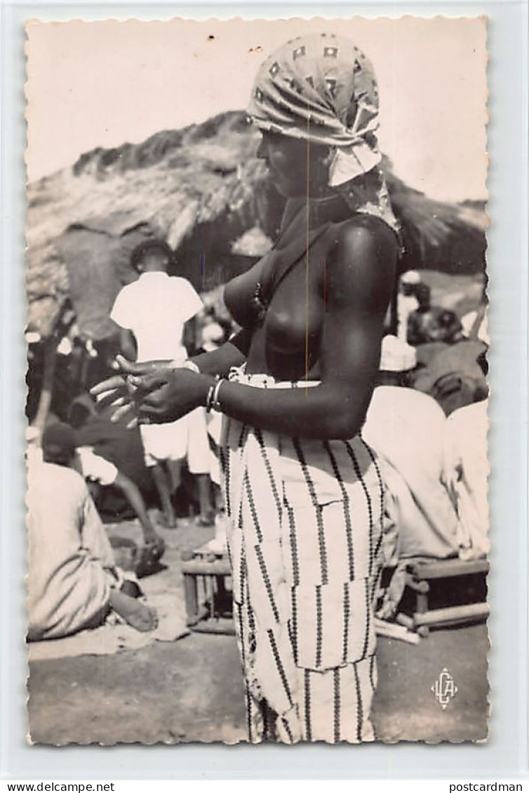Congo Brazzaville - NU ETHNIQUE - Femme Bakota - Photo Lefebvre - Ed. La Carte Africaine 24 - Other & Unclassified