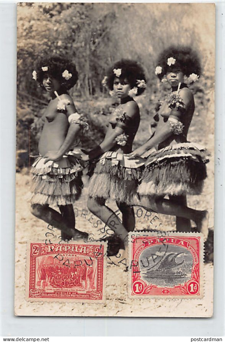 Papua New Guinea - ETHNIC NUDE - Native Girls Dancing - REAL PHOTO - Publ. Gibso - Papua Nueva Guinea