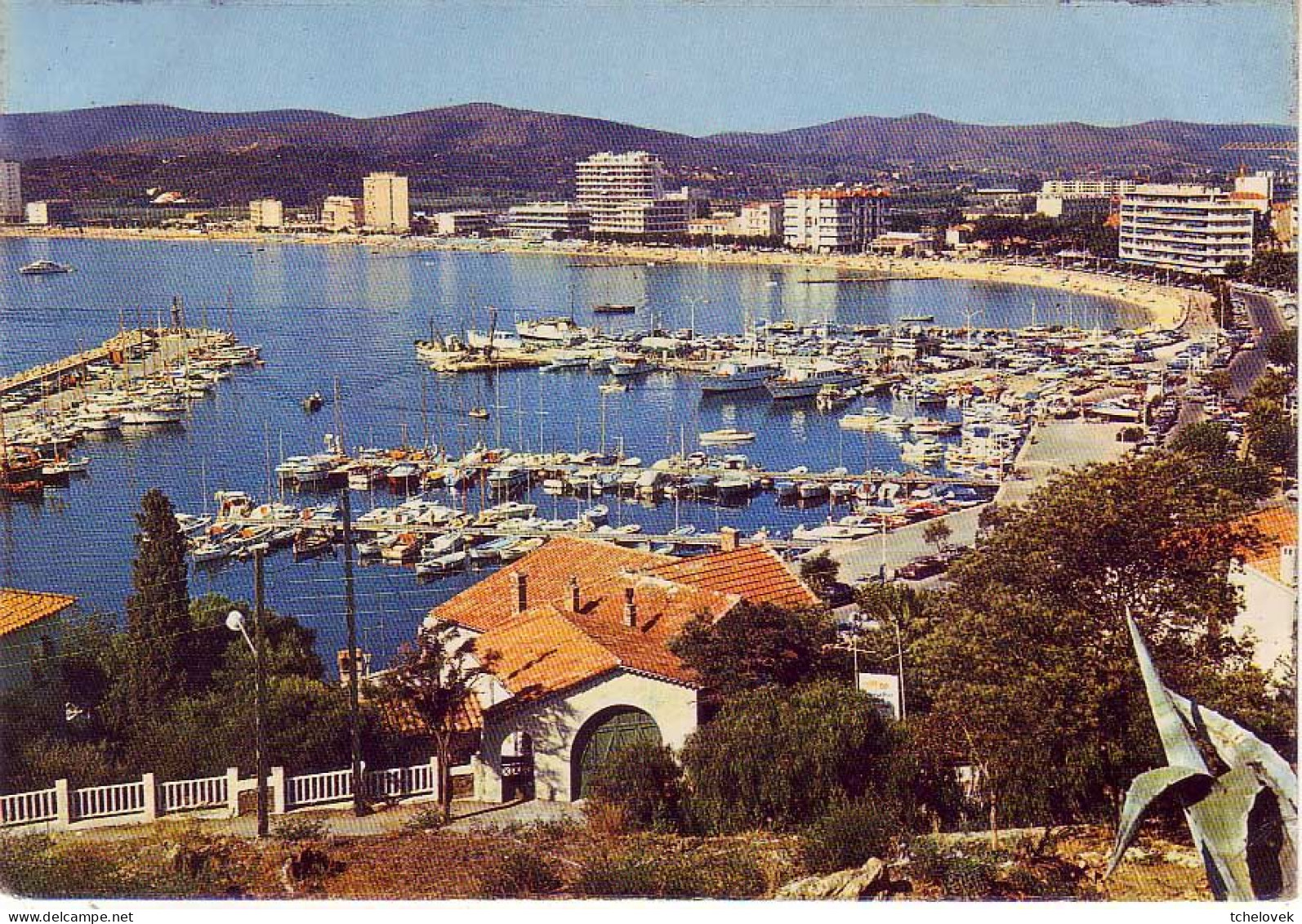 (83). Le Lavandou. 9.206 Baie & 61 Vue Générale - Le Lavandou