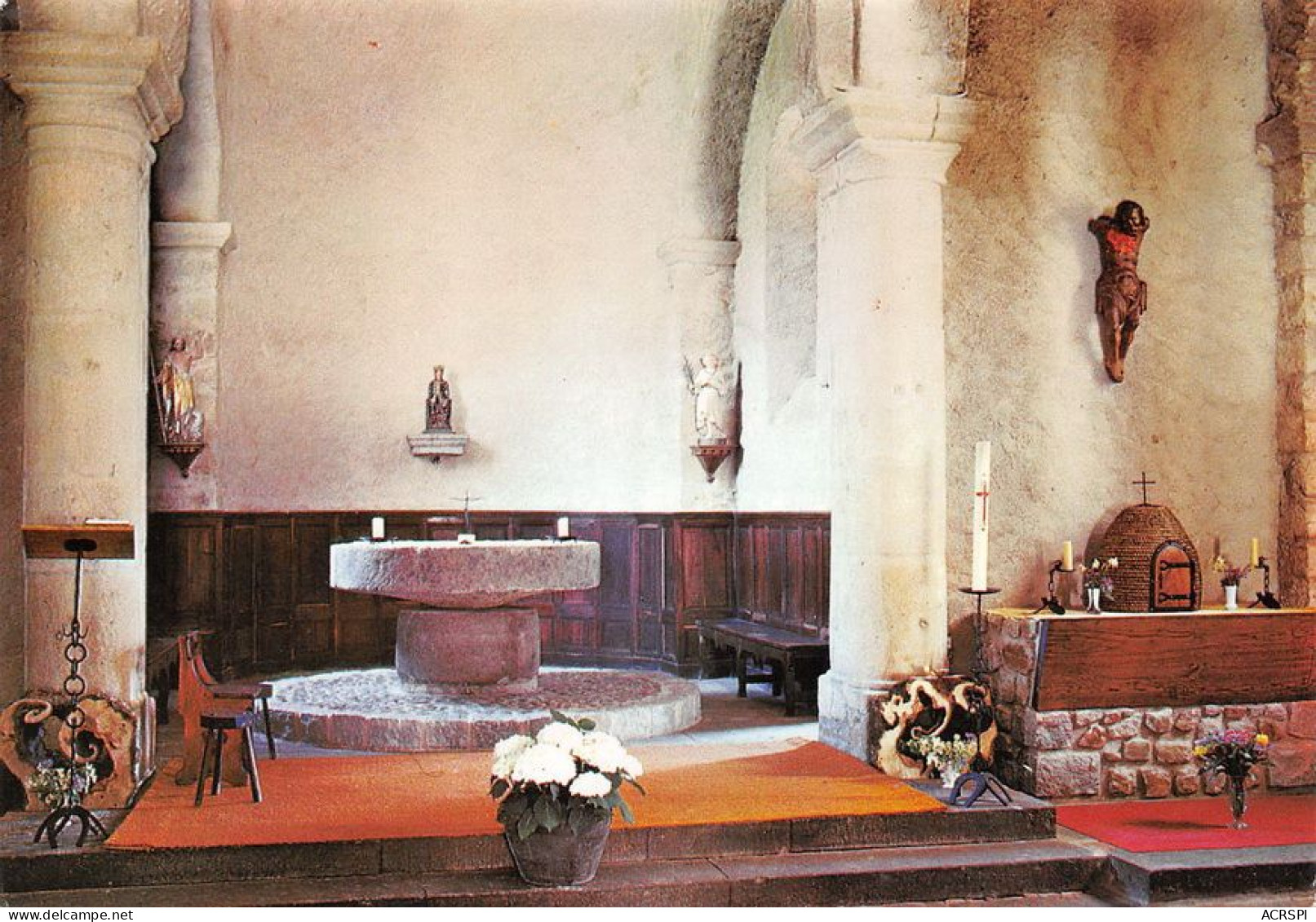 63  Châteauneuf-les-Bains Intérieur De L'église De Lachaud  (Scan R/V) N°   24   \MT9113 - Châtel-Guyon