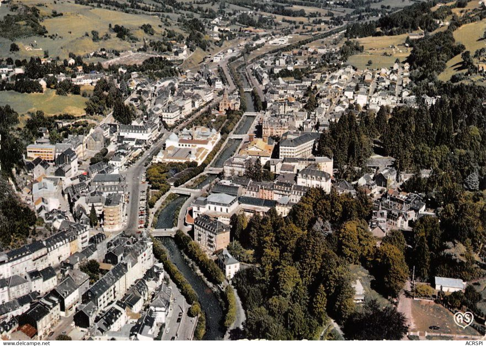 63 La Bourboule Vue Aérienne Sur La Ville  Et La Dordogne      (Scan R/V) N°   9   \MT9109 - La Bourboule