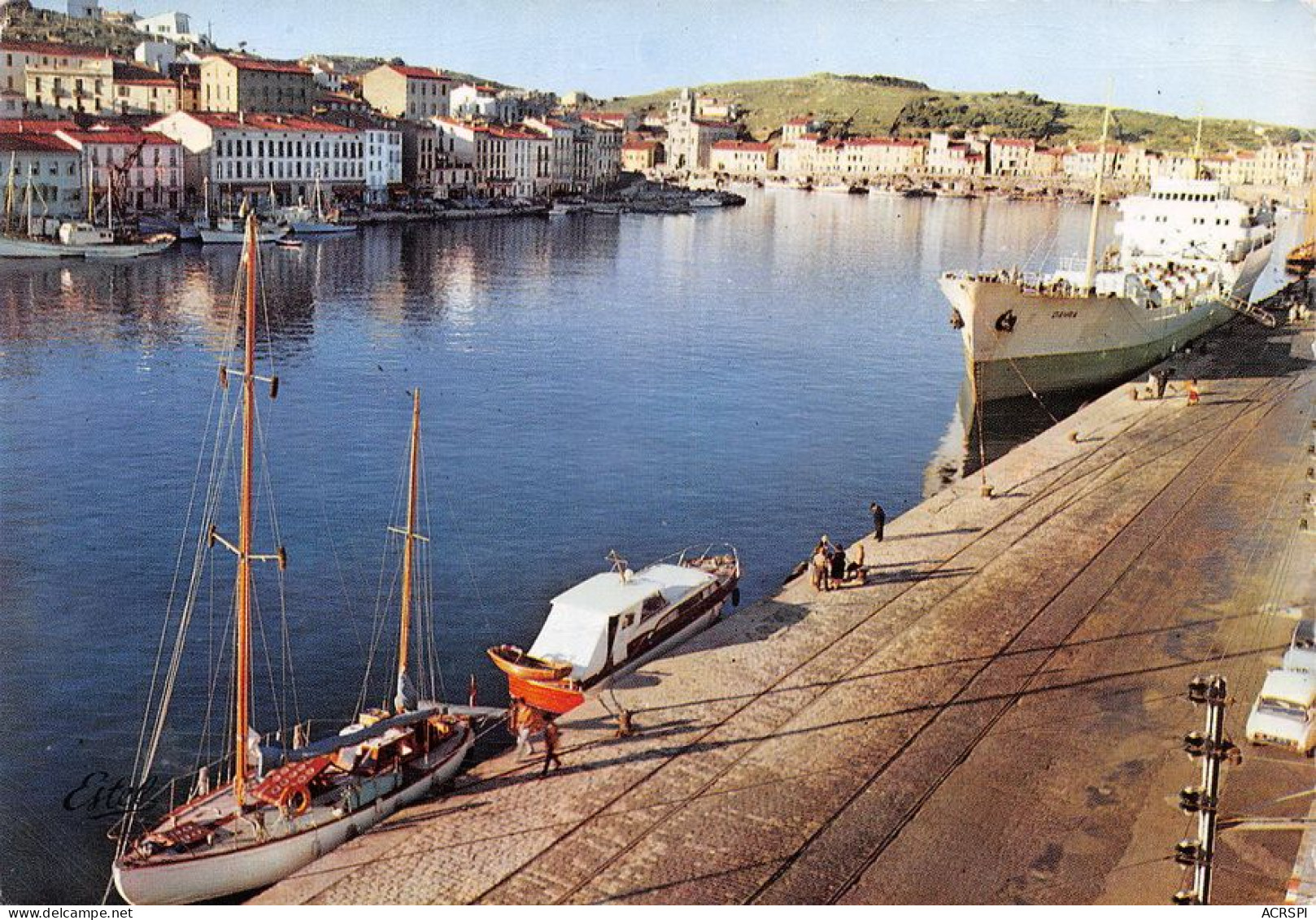 66 Port-Vendres Un Cargo à Quai Au Port De Pêche    (Scan R/V) N°   8   \MT9119 - Port Vendres