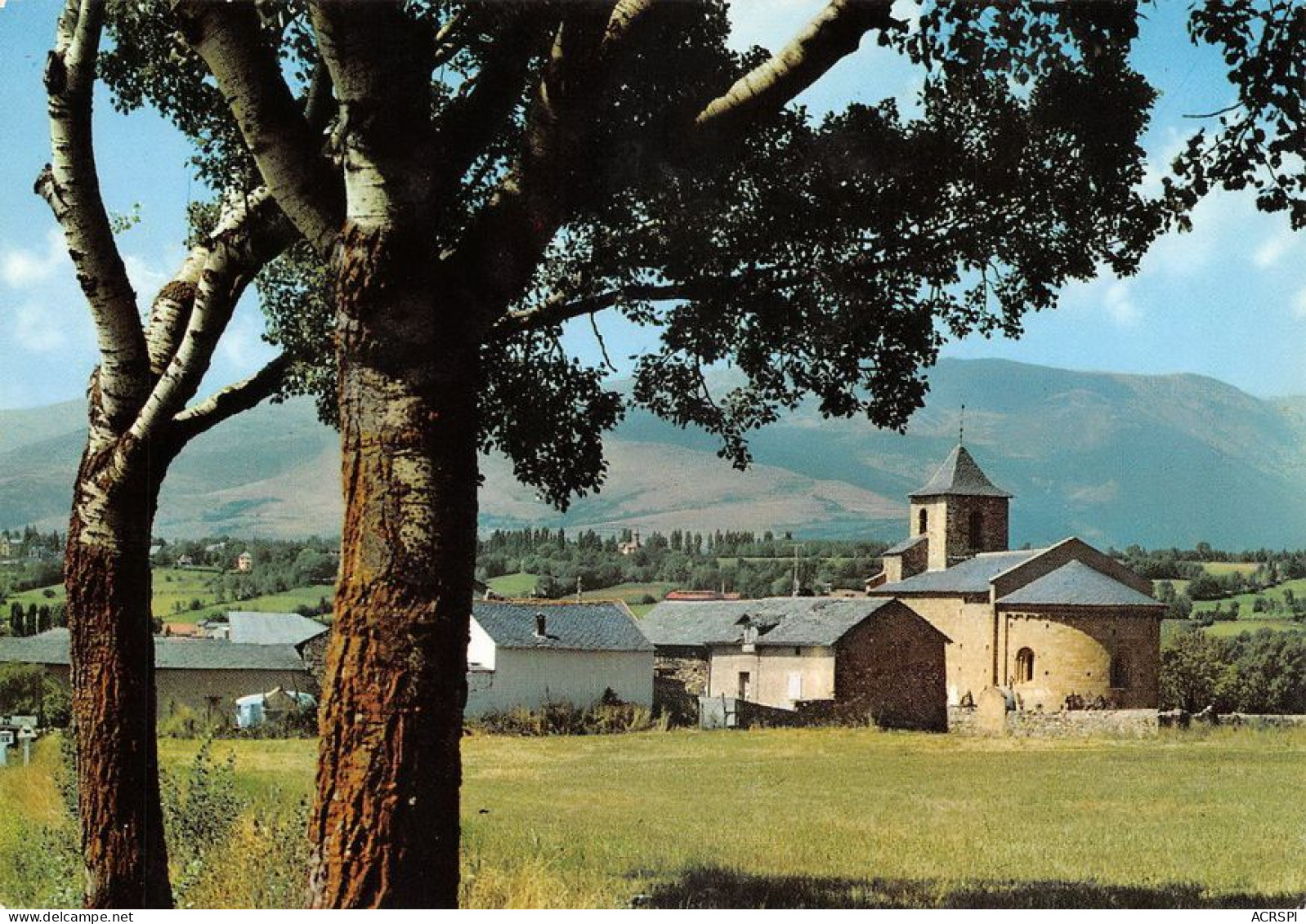 66  BOURG-MADAME Chapelle Romane   (Scan R/V) N°   27   \MT9132 - Prades