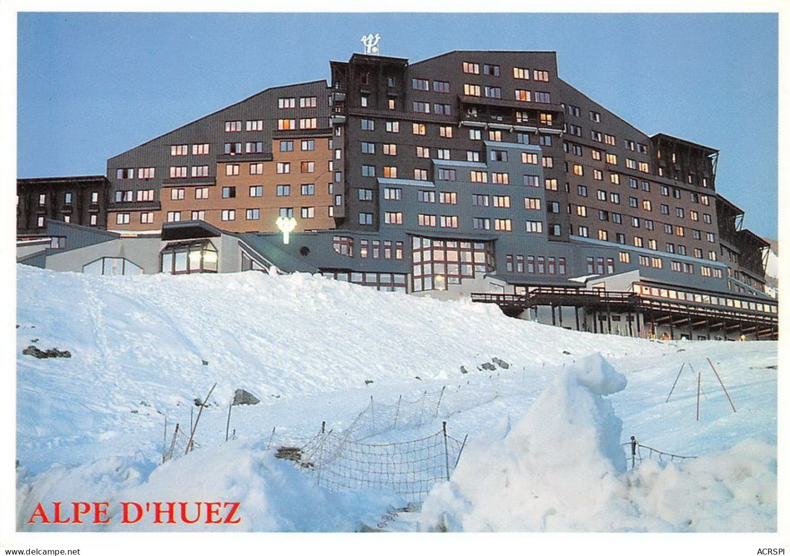 38  L'Alpe D'Huez  Le Club-Méditérranée   (Scan R/V) N°   31   \MT9144 - Bourg-d'Oisans