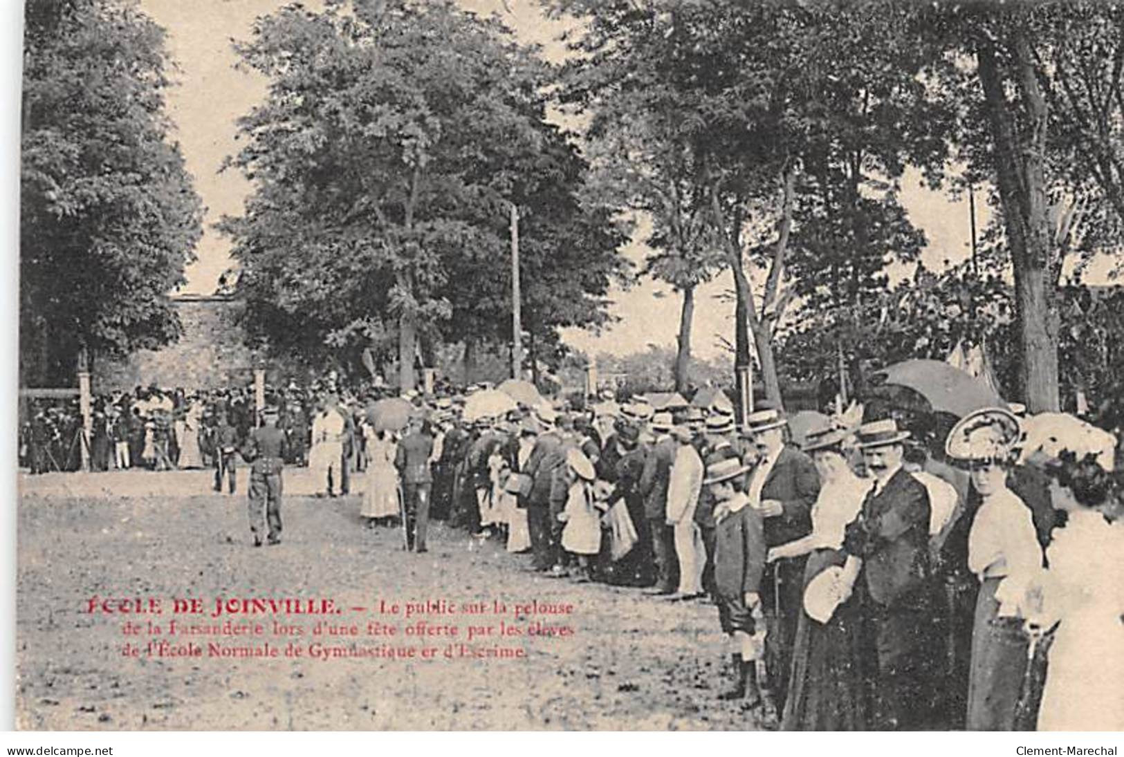 Ecole De JOINVILLE - Le Public Sur La Pelouse De La Faisanderie - Très Bon état - Joinville Le Pont