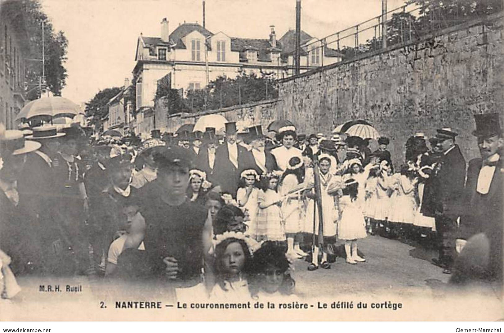 NANTERRE - Le Couronnement De La Rosière - Le Défilé Du Cortège - état - Nanterre